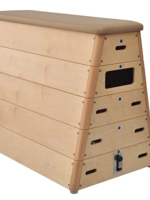 Trésokkur, 5 hlutar, 134 cm með gervileðri ofan á. Innbyggður undirvagn með