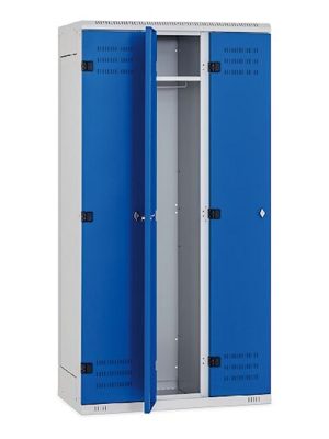 Fataskápur með þremur hólfum og lás, útbúinn fyrir hengilás