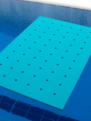 Götóttar fljótandi mottur